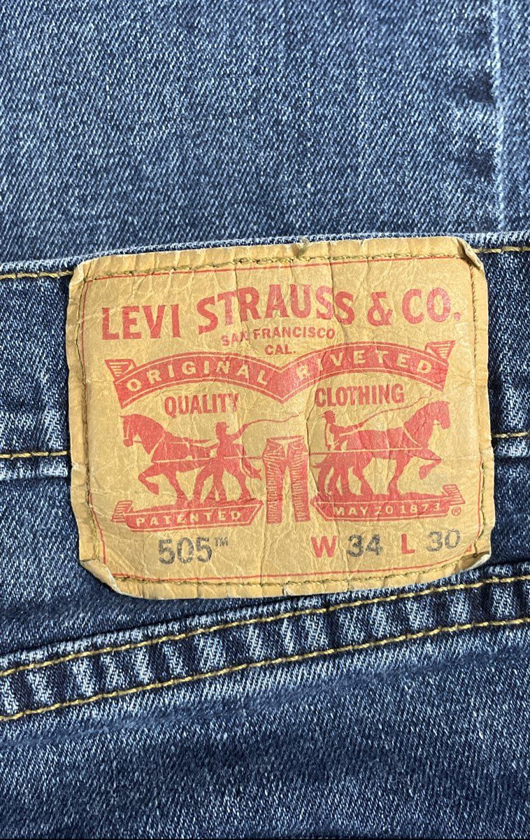 Levi's Women's 505 Regular Fit Medium Blue Wash Stretch Jeans Sz 34x30