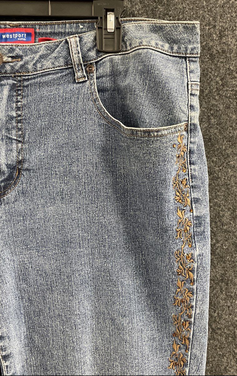 Westport Woman Women's Blue Embroidered Floral Studded Jeans Vintage Y2K