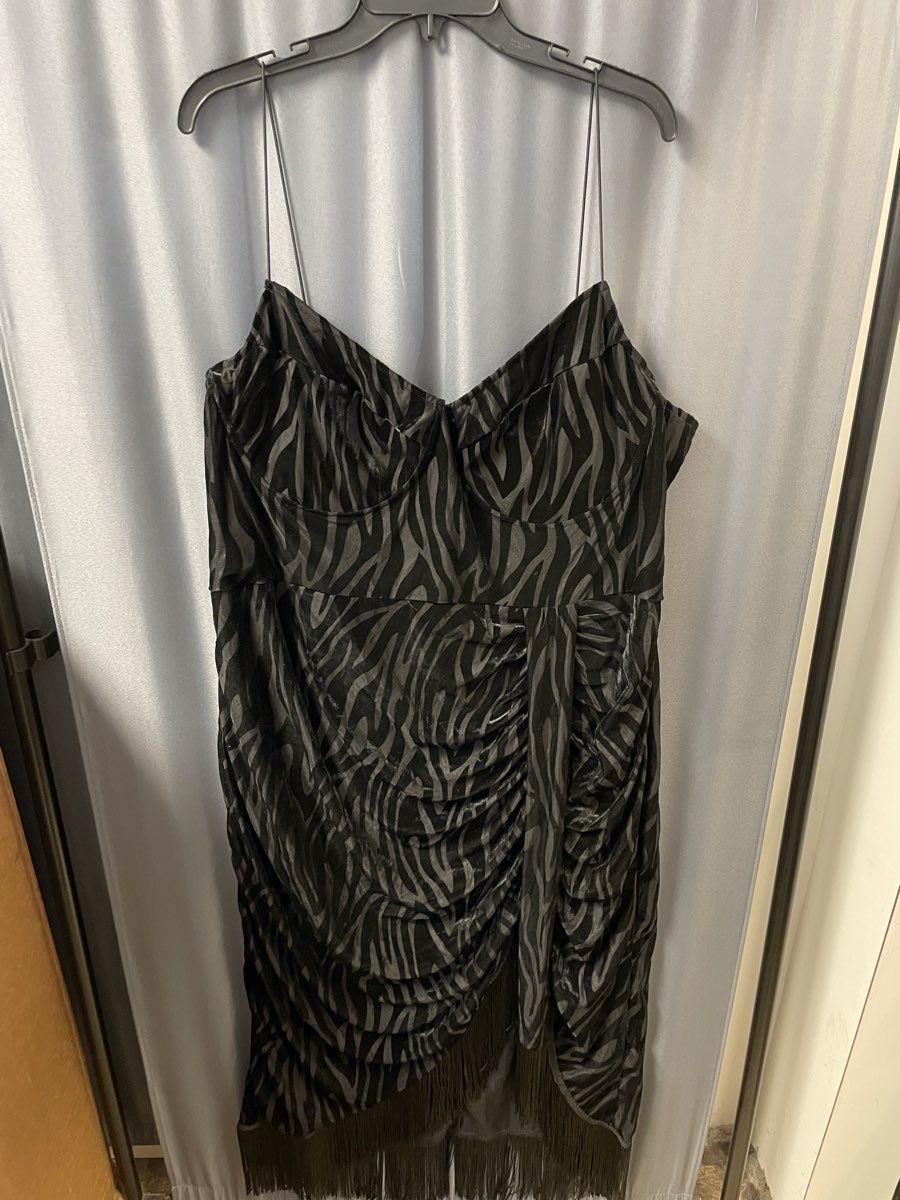 Pretty Little Thing Plus Black Zebra Print Ruched Tassel Midi Dress NWT Sz 20