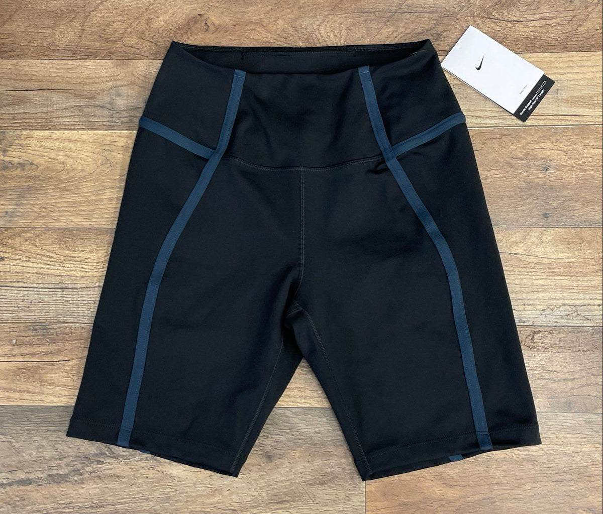 Nike Women's Bike Shorts Black Nike One Dri-FIT High Rise 8" Inseam Sz M NWT
