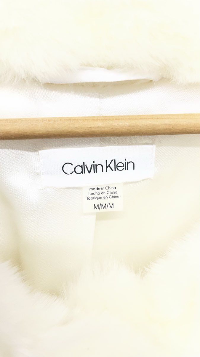 Vintage Calvin Klein Women's White Faux Fur Cropped Coat Sz M