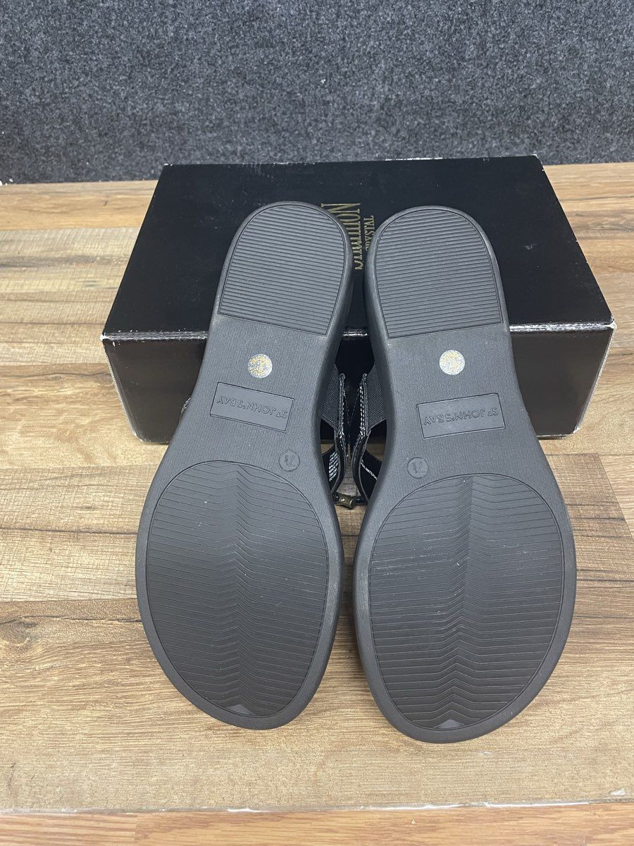 St. John's Bay Aldrin Black Memory Foam Thong Sandals Women's Size 7.5