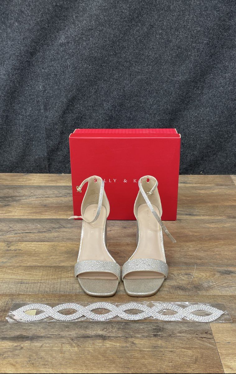 Kelly & Katie Caital Lt Gold Shimmer Sand Fabric Block Heel Sandals Size 9.5