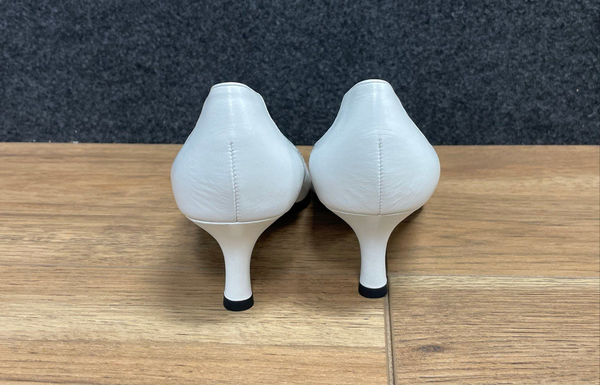 Nickels Robina White Kid Leather Laser Cut Kitten Heel Pumps NWT Size 9.5