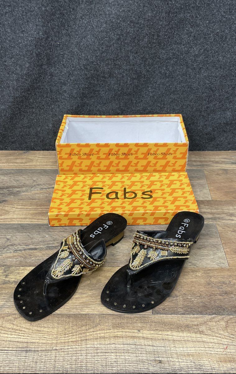 Fabs Black Gold Beaded Embellished Thong Wedge Sandals Women's Size 8.5