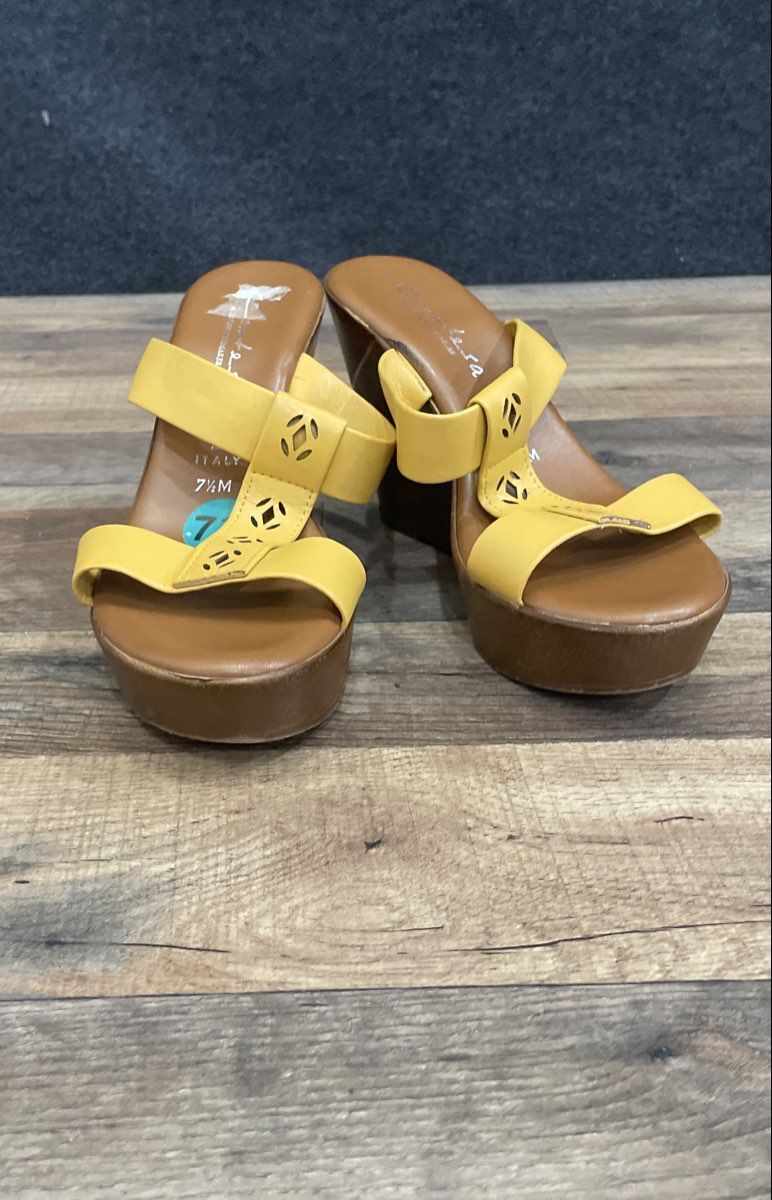 Italian Shoemakers Contesa Yellow Leather Wedge Sandals Womens Size 7.5M
