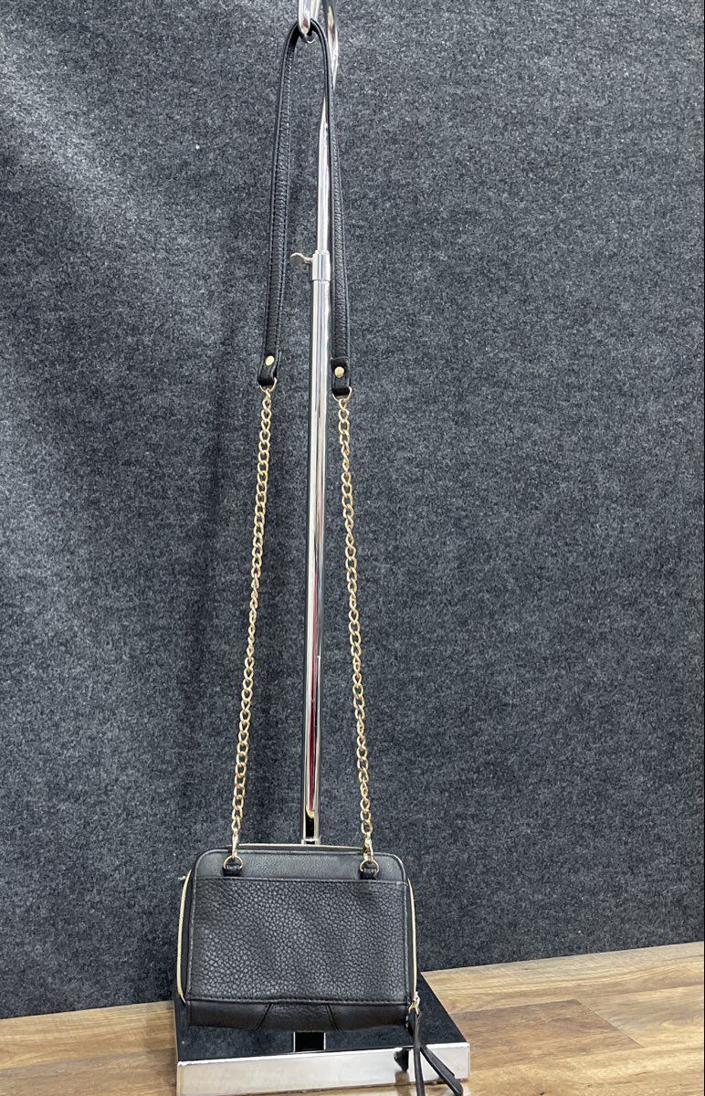 Kenneth Cole Reaction Black Leather Crossbody Coin Purse Gold Hardware