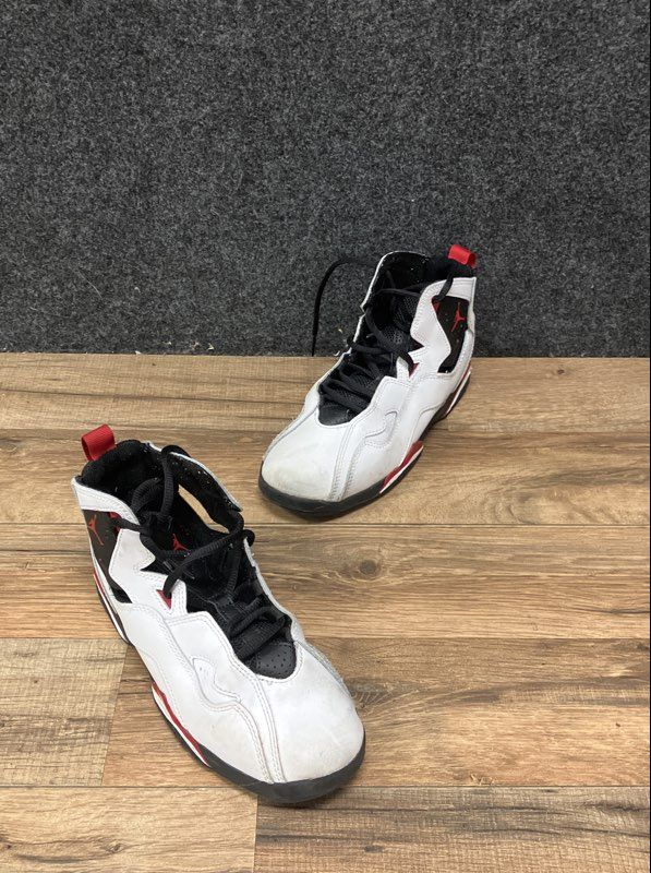 Nike Jordan True Flight White Black Gym Red Youth Sneakers Size 2.5Y