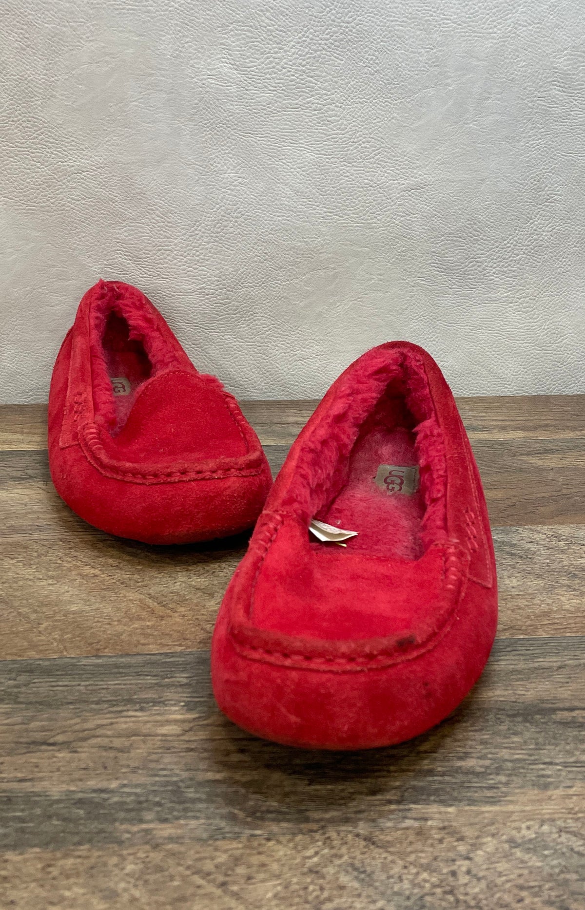 UGG Ansley Red Suede Moccasin Slippers Women's Size 9