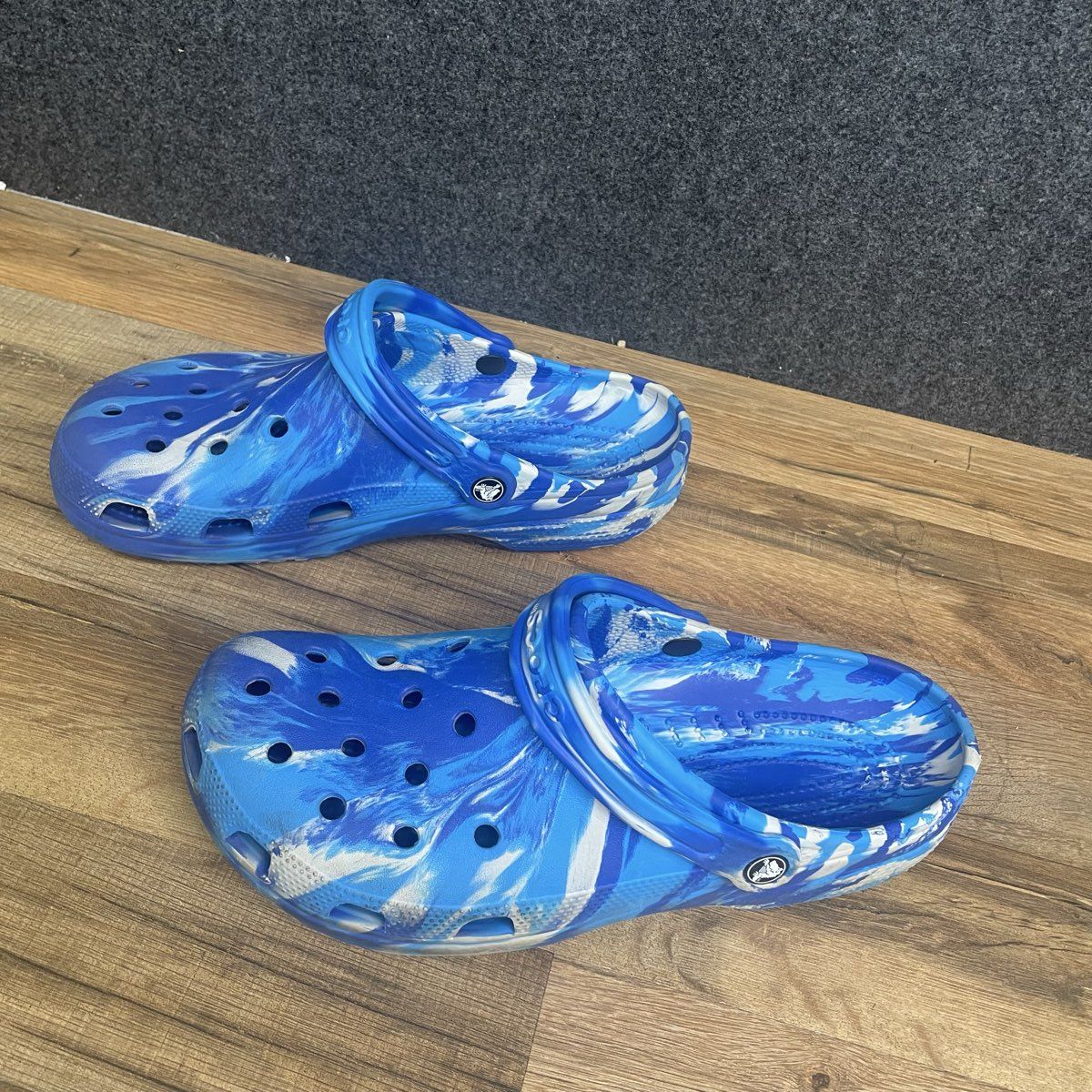 Crocs Classic Marbled Clogs Blue White Men's Size 11