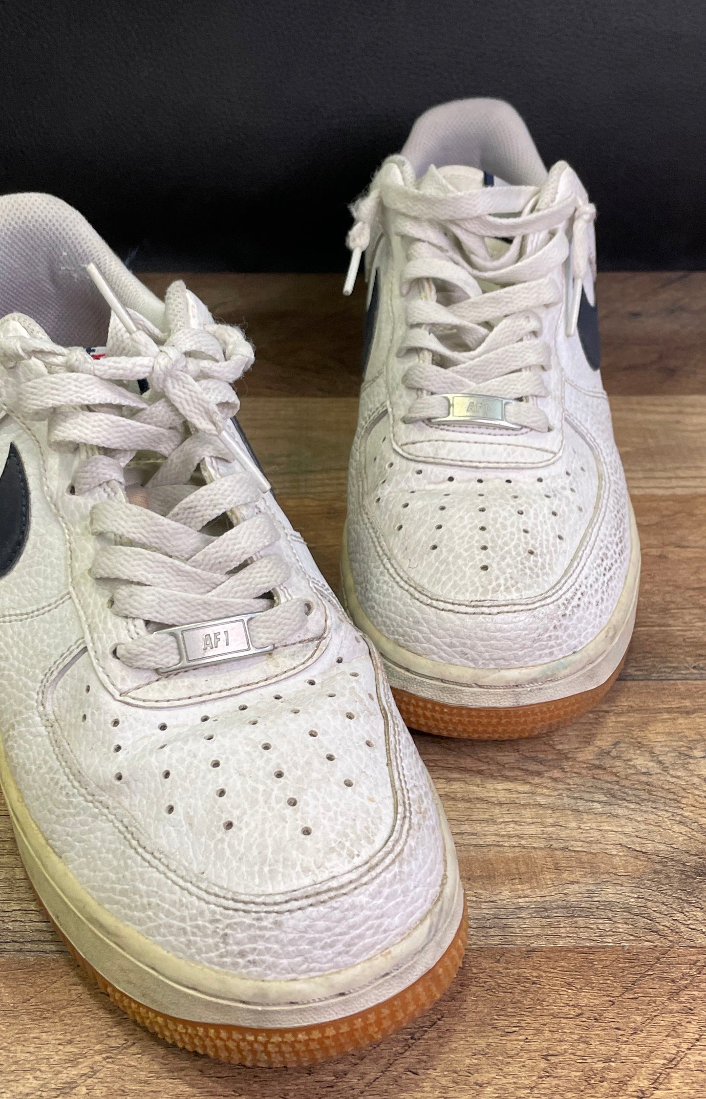 Nike Air Force 1 Low White Navy Blue Gum Sole Sneakers Size 8.5
