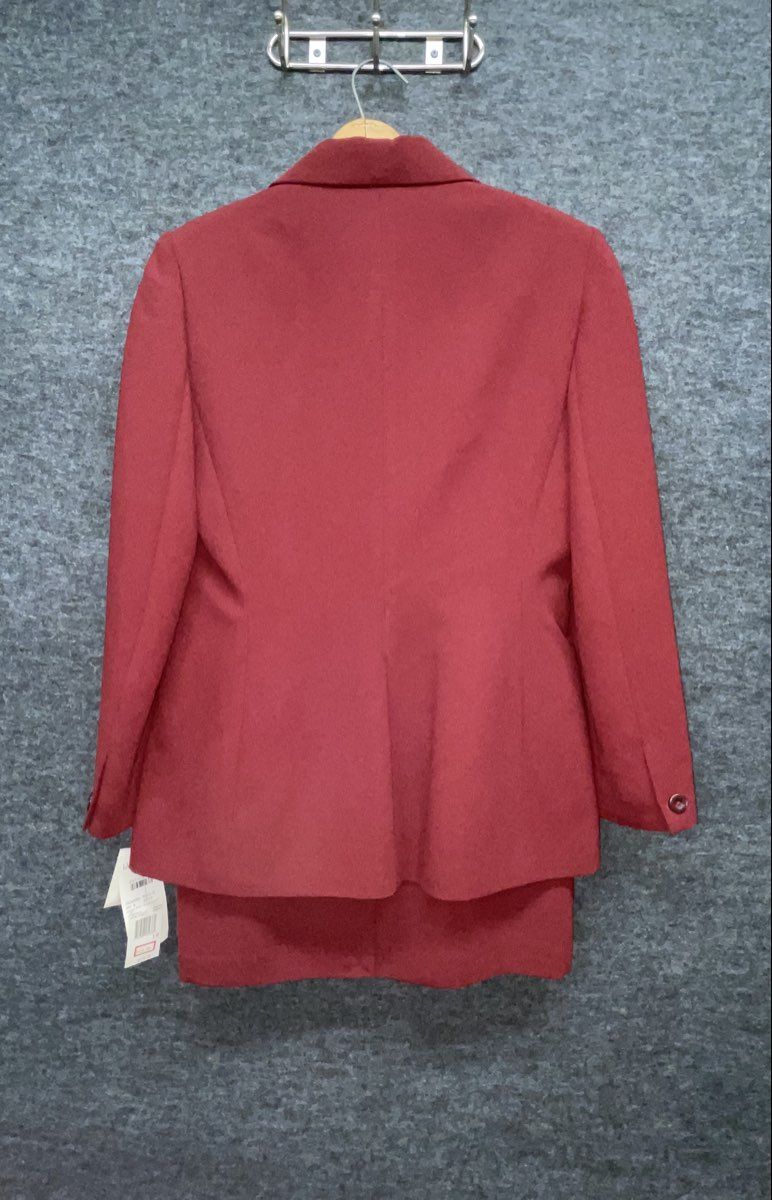 Larry Levine Women's Berry Plum Purple 2pc Skirt Suit Vintage Y2K NWT Sz 10