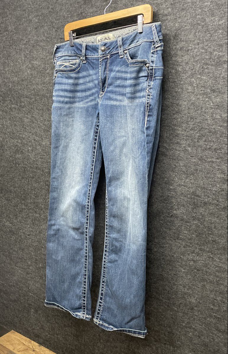 Ariat Women's REAL Denim Blue Medium Wash Embroidered Back Pocket Jeans Sz 32S