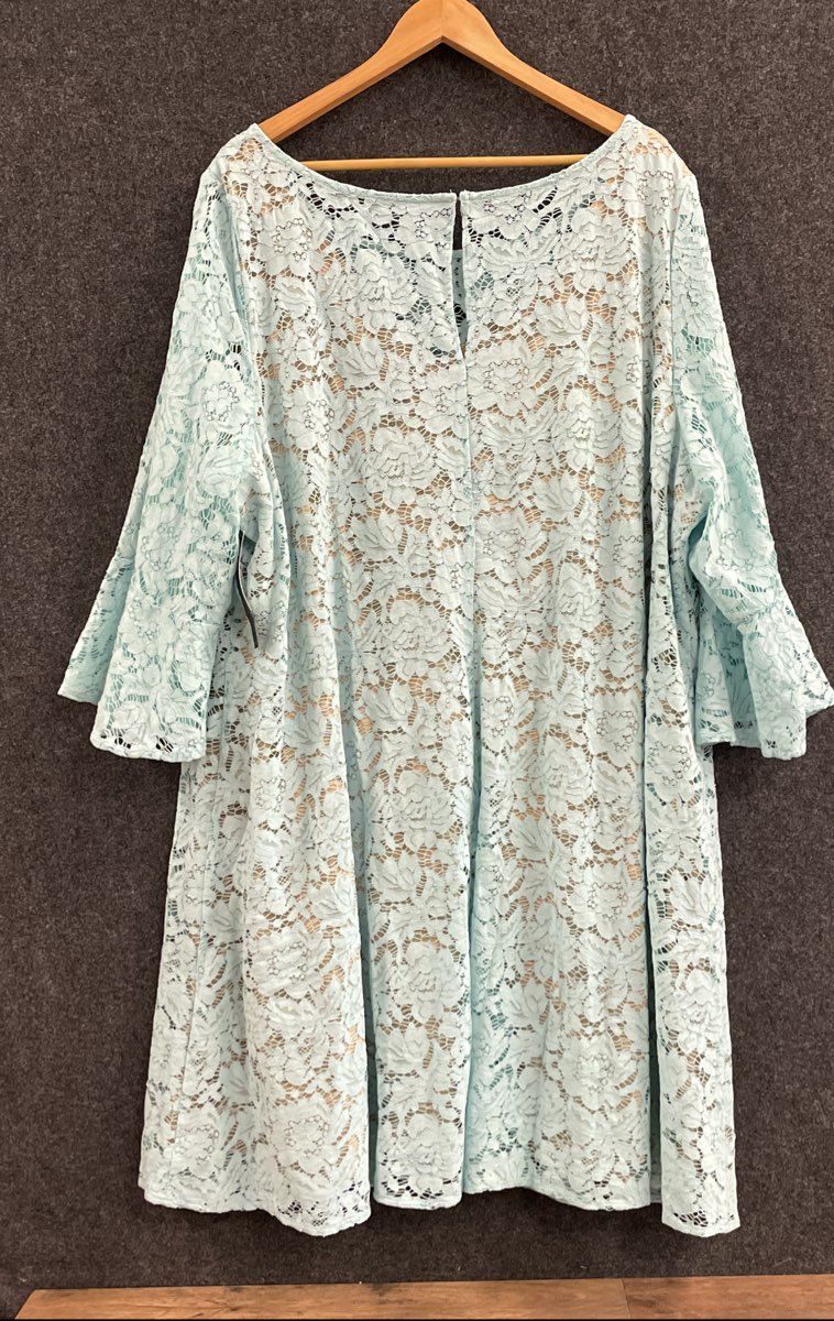 Lane Bryant Women's Light Blue Floral Lace Bell Sleeve Shift Dress Sz 28