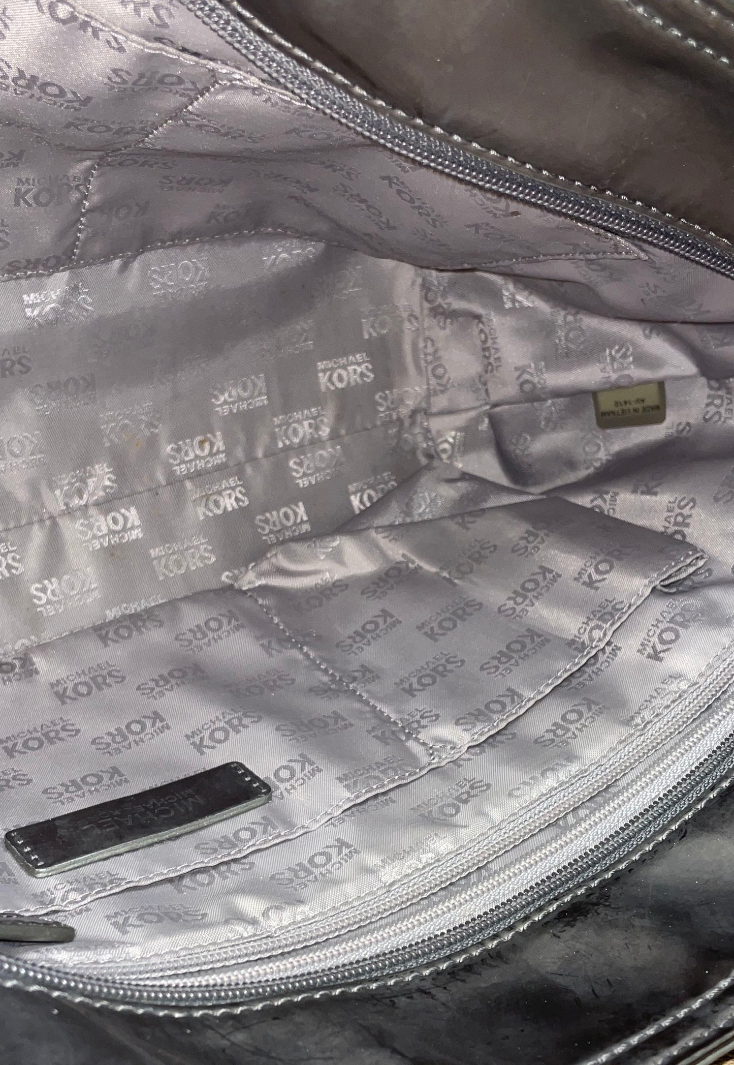 Michael Kors Metallic Pewter Jet Set Chain Shoulder Tote Bag Silver Hardware