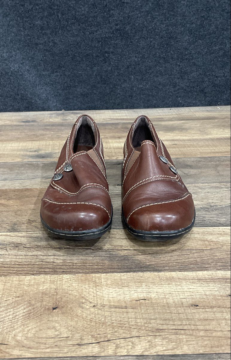Clarks Ashland Spin Brown Leather Women's Slip On Loafers Size 9M