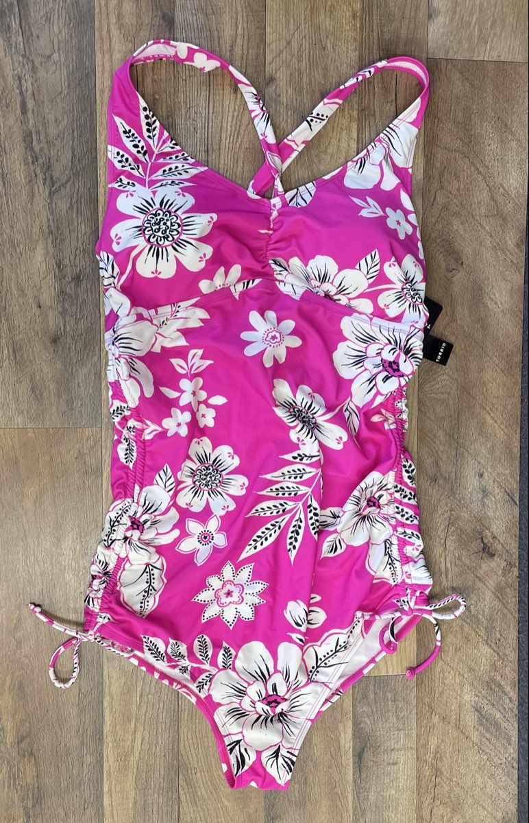 Torrid Women's Pink Floral One Piece Swimsuit NWT Wire Free Lightly Lined Sz 1