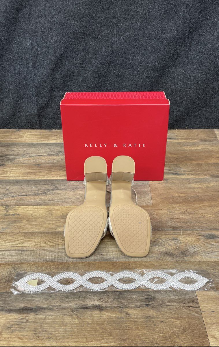 Kelly & Katie Caital Lt Gold Shimmer Sand Fabric Block Heel Sandals Size 9.5