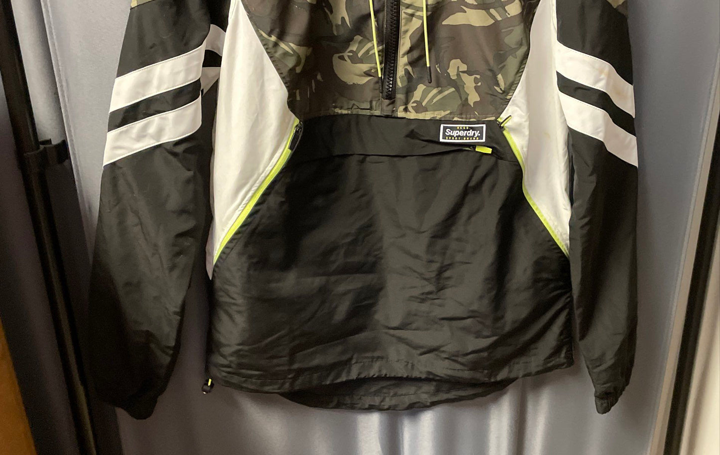 Superdry Men's 1/2 Zip Pullover Windbreaker Camo Black White Hooded Jacket Sz M