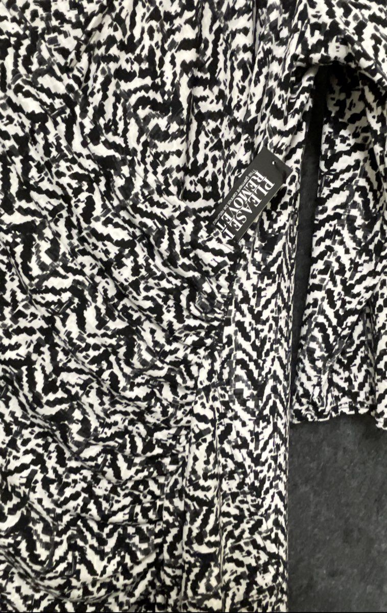 New York & Company Women's Black White Chevron Faux Wrap Dress Ruched Sz XL NWT