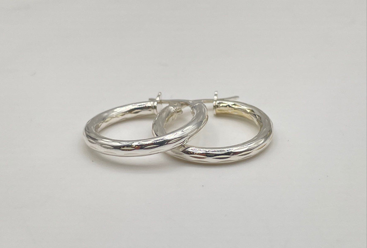 925 Sterling Silver Diamond-Cut Hoop Earrings 2.3g