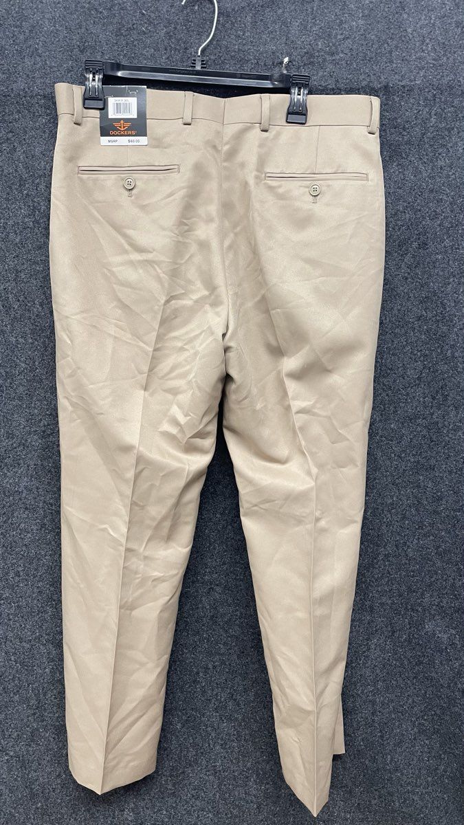 Dockers Men's Straight Fit Flat Front Tailored Dress Pants Khaki NWT 34x30