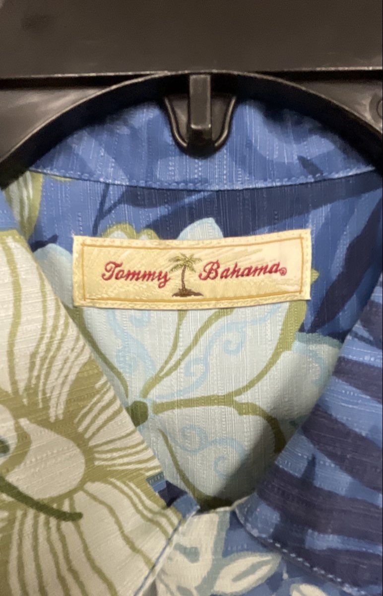 Tommy Bahama Men's Floral Hawaiian Camp Shirt Blue Short Sleeve Size M