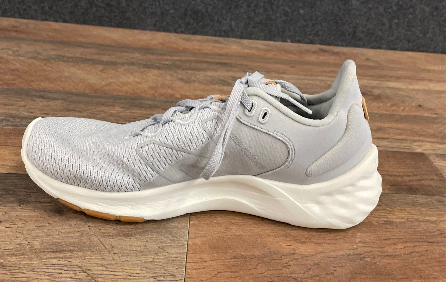 New Balance Fresh Foam Roav v2 Light Grey Women's Running Shoes Size 8.5