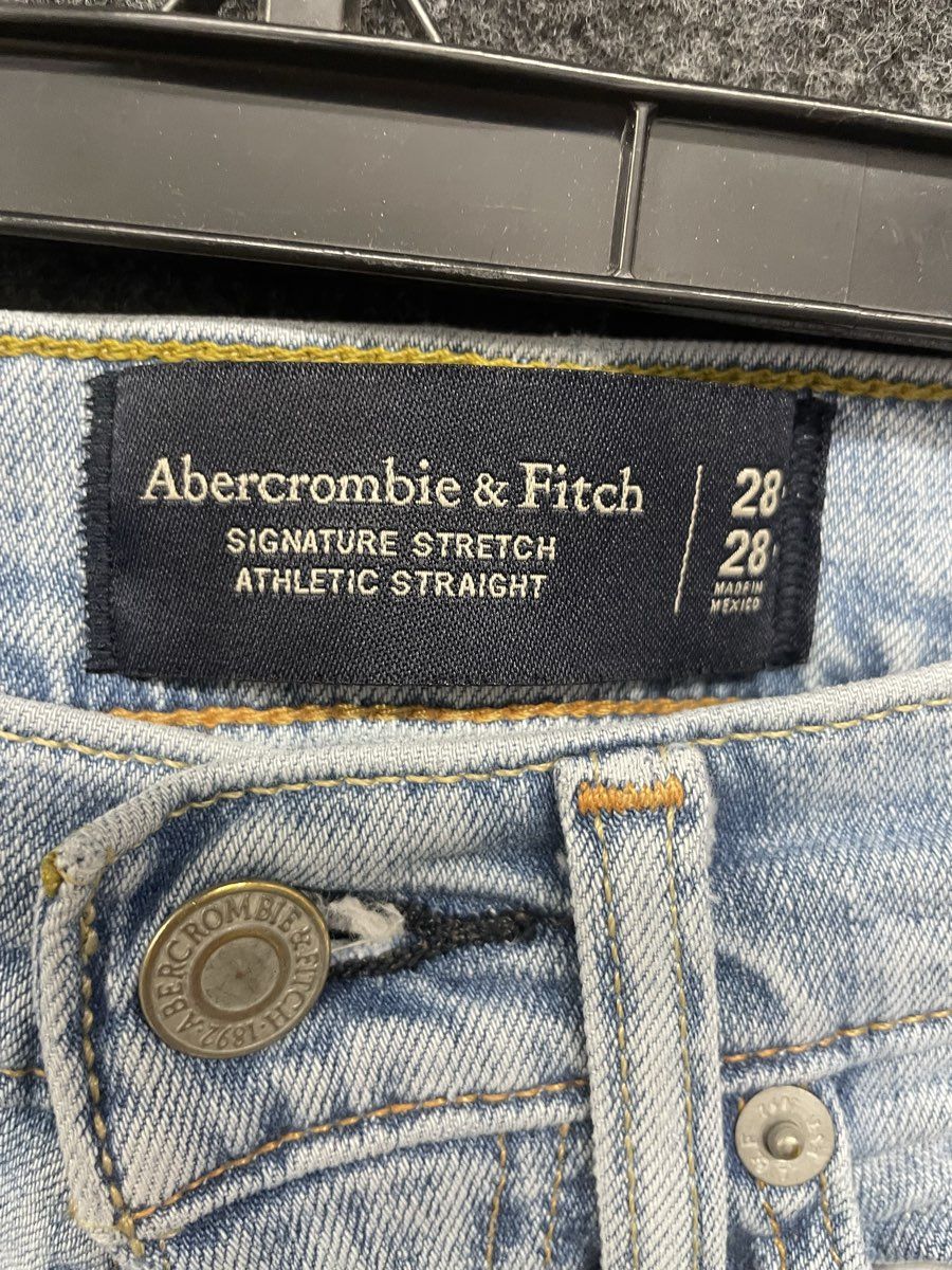 Abercrombie & Fitch Men's Athletic Straight Jeans Light Blue 28x28