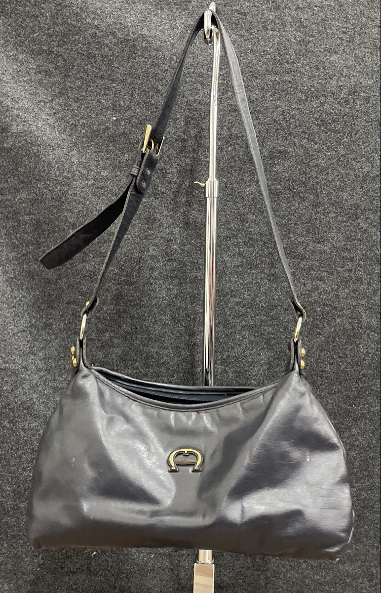 Etienne Aigner Blue Leather Vintage Shoulder Bag Gold Hardware