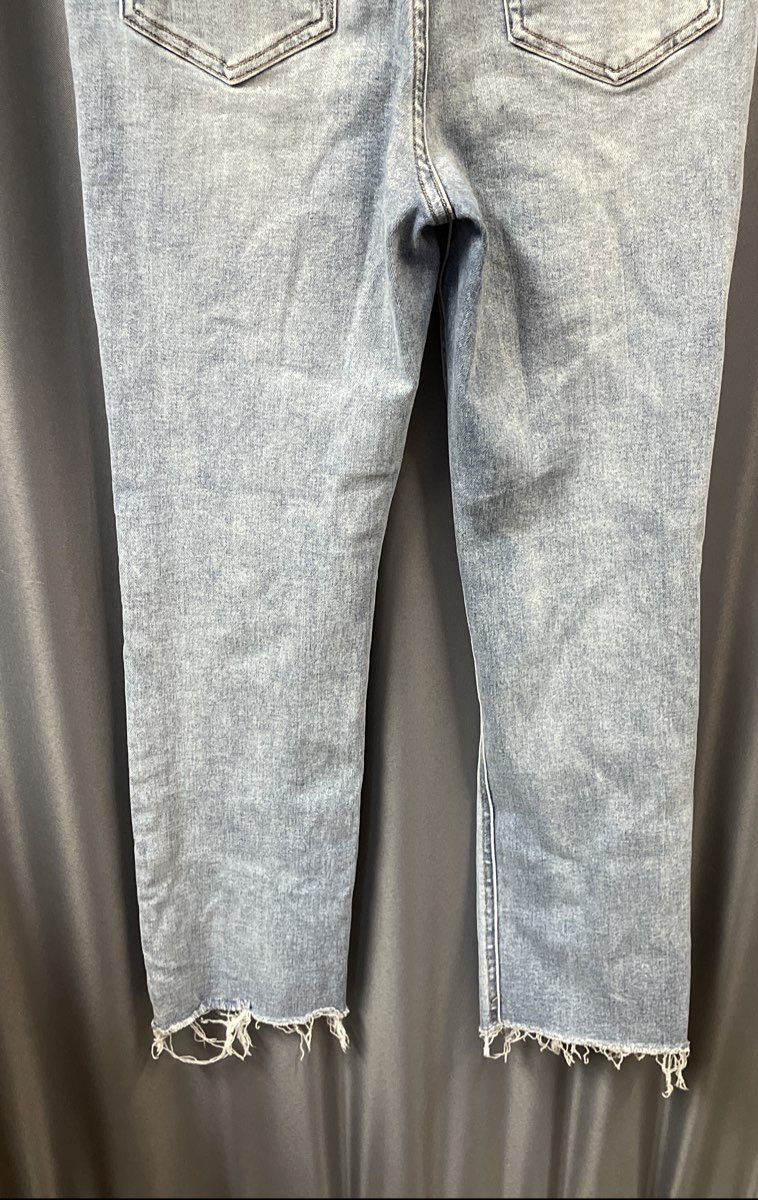 Vervet Blue Women's High Rise Straight Leg Light Wash Distressed Raw Hem Sz 27