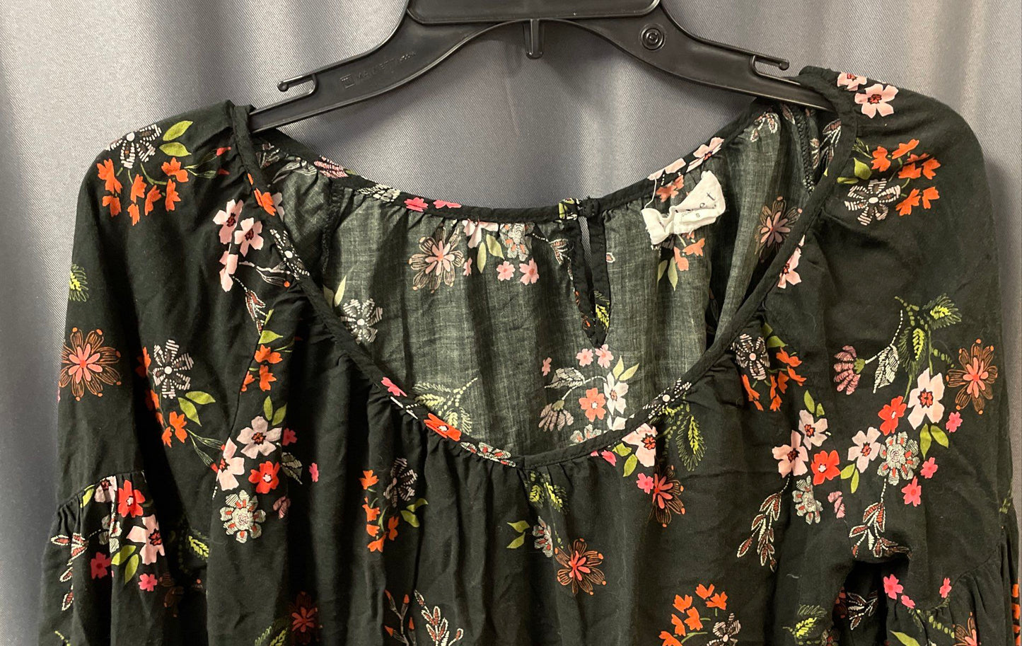 Velvet by Graham & Spencer Women's Black Floral Viscose Puff Sleeve Top Sz S
