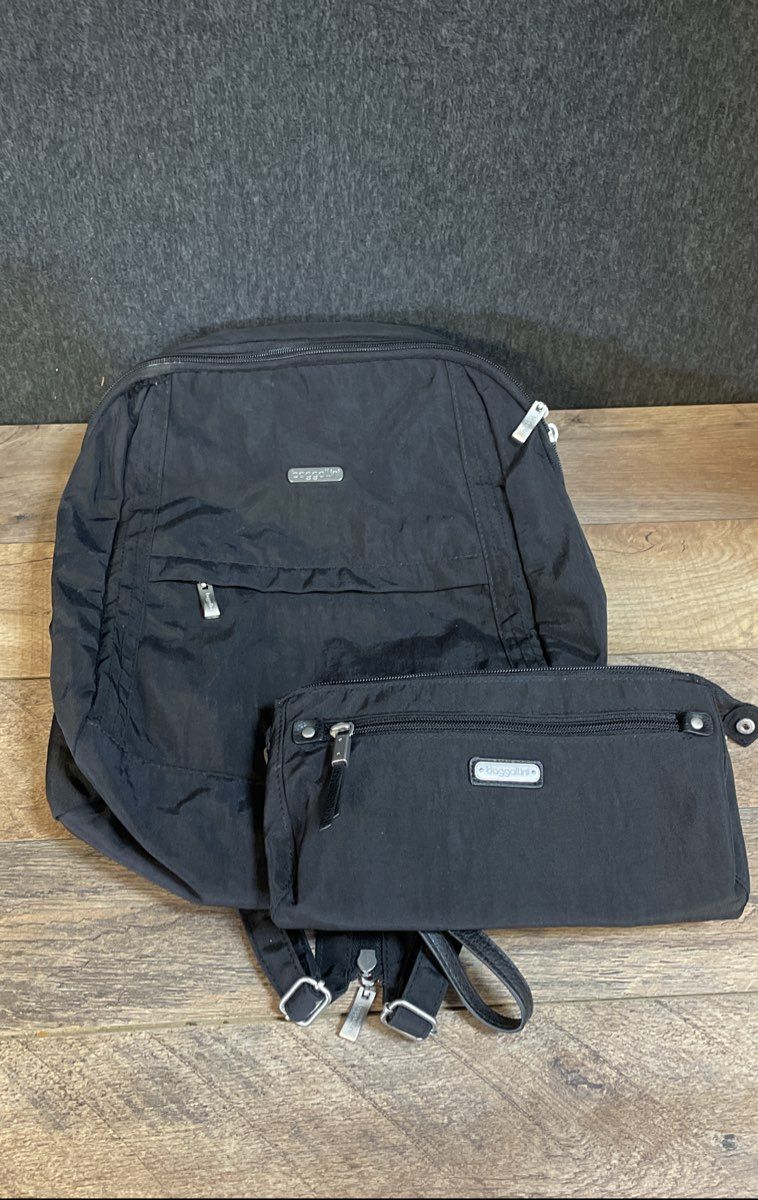 Baggallini Black Nylon Convertible Backpack & RFID Wristlet Lot of 2 Bags