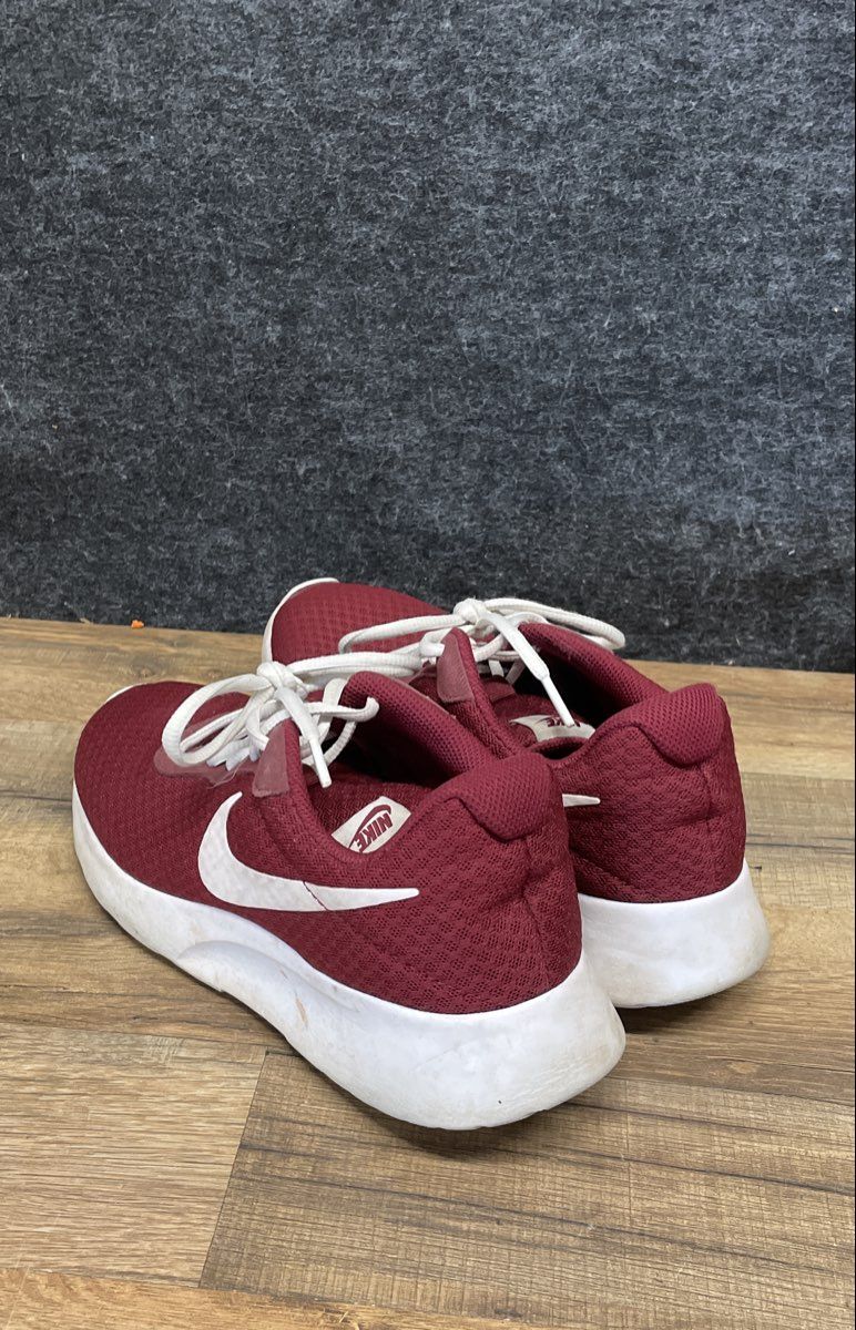 Nike Tanjun Team Red White Women's Running Shoes Sneakers Size 9.5