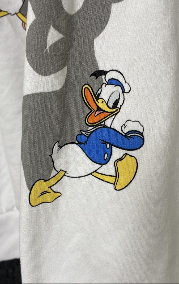 Disney Mickey & Friends White Graphic Shadow Print Sweatshirt Sz M
