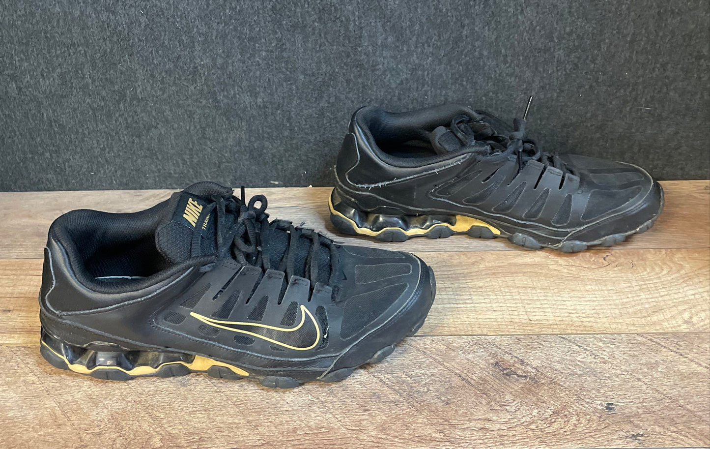 Nike Reax 8 TR Black Metallic Gold Men's Training Shoes Size 10