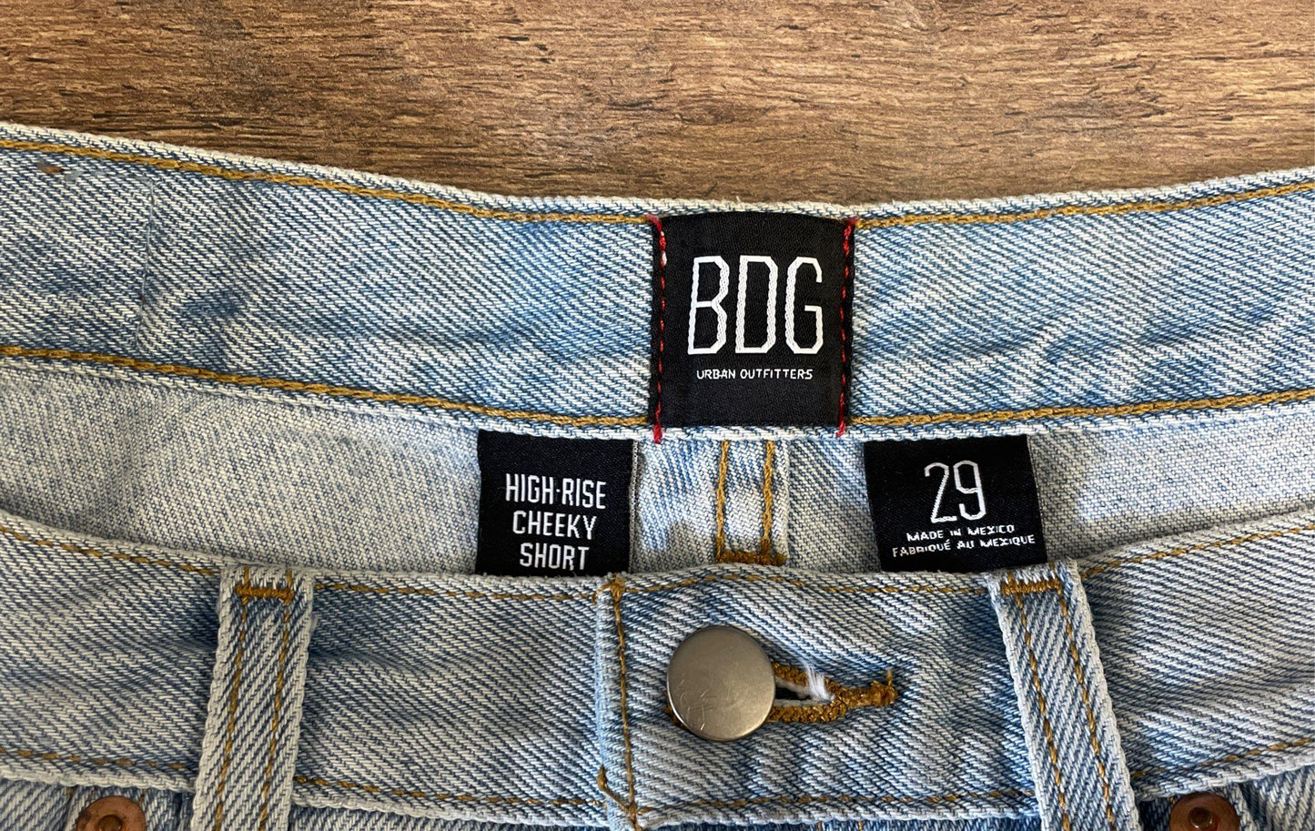 BDG Urban Outfitters Women's High-Rise Cheeky Light Wash Denim Shorts Sz 29
