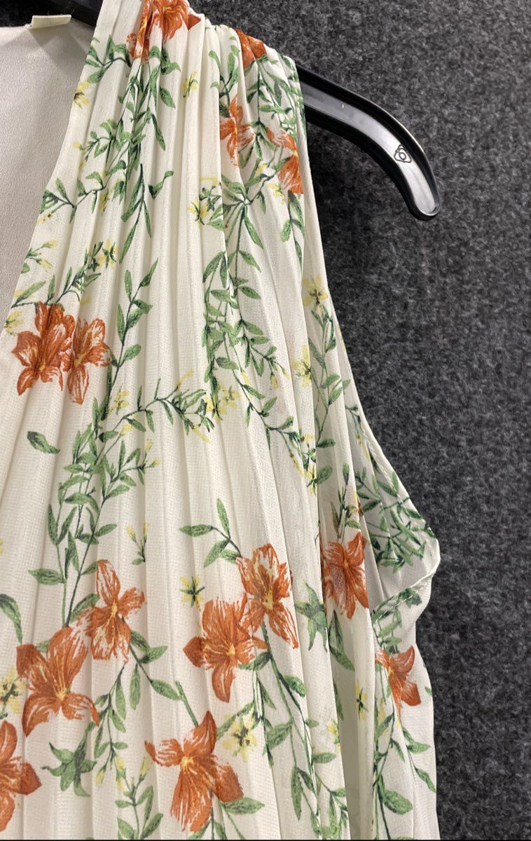 Max Studio Women's Cream Floral Pleated Sleeveless V-Neck Dress NWT Size XS