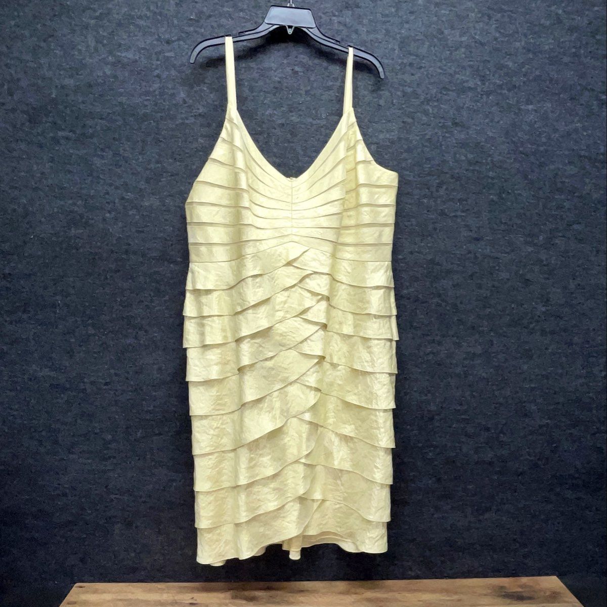 Adrianna Papell Women's Pale Yellow Tiered Ruffle Shimmer Cocktail Dress Sz 22W