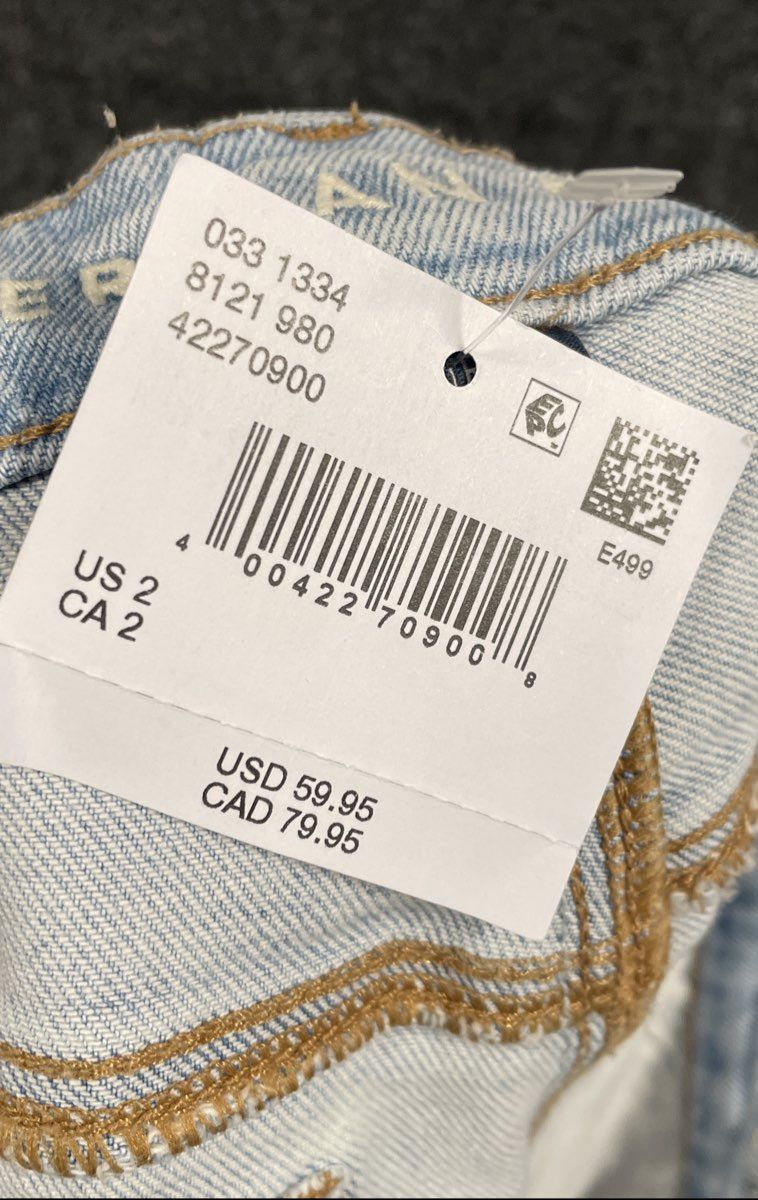 American Eagle Women's Light Wash Distressed High Waisted Denim Shorts Sz 2 NWT