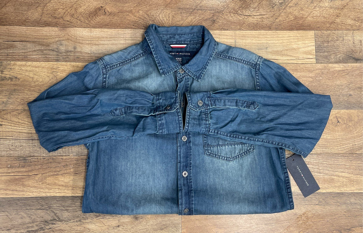 Tommy Hilfiger Boy's Medium Blue Chambray Button Down Shirt NWT Sz M 12/14