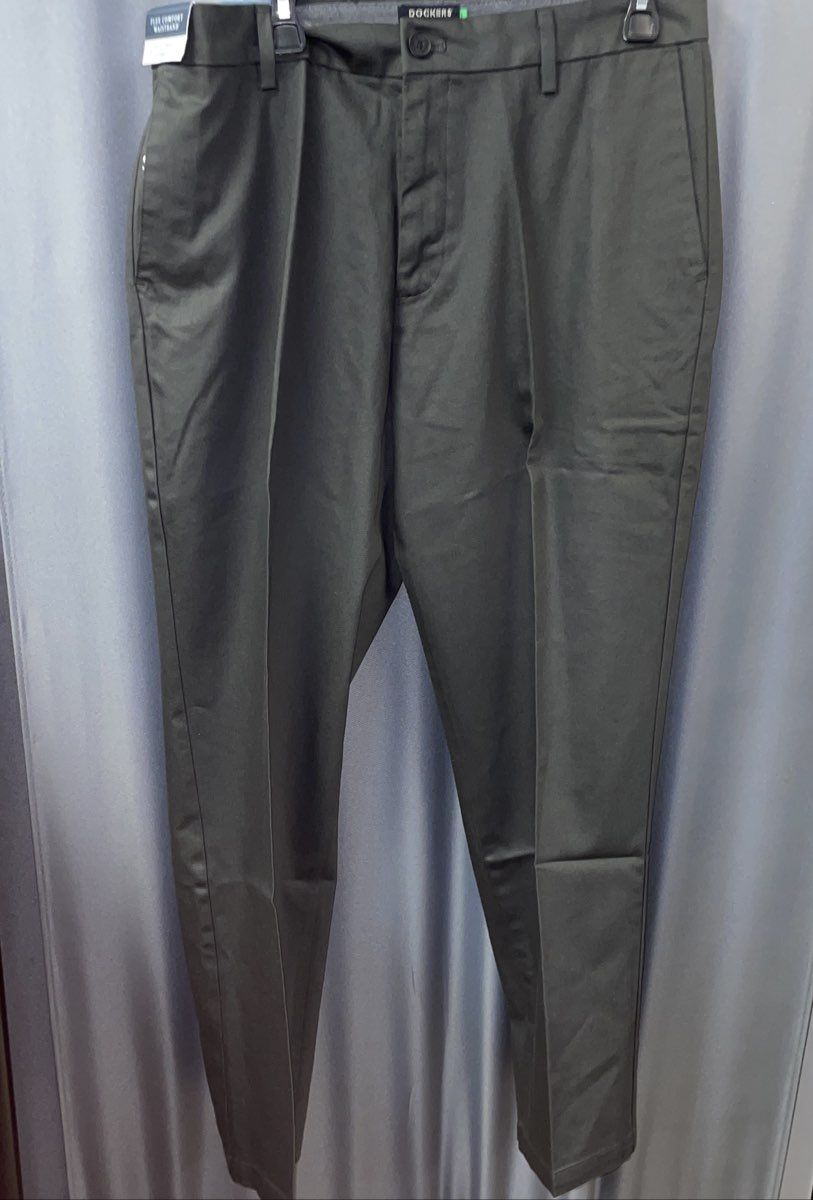 Dockers Men's Dark Grey Signature Khaki Pants Classic Fit Iron Free NWT 34x30