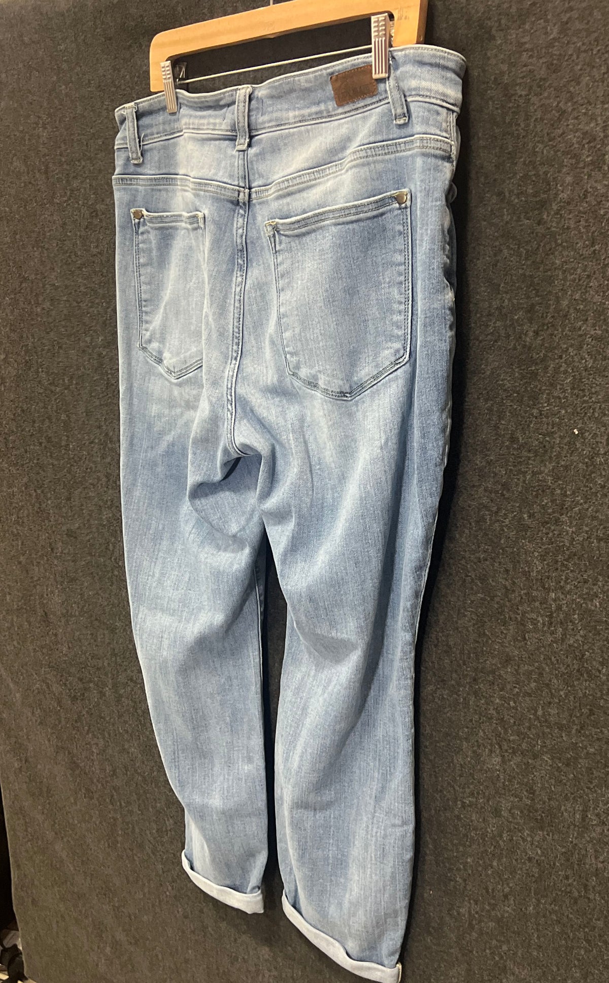 Judy Blue Women's Light Wash Blue Cuffed Hem Jeans 5-Pocket Denim