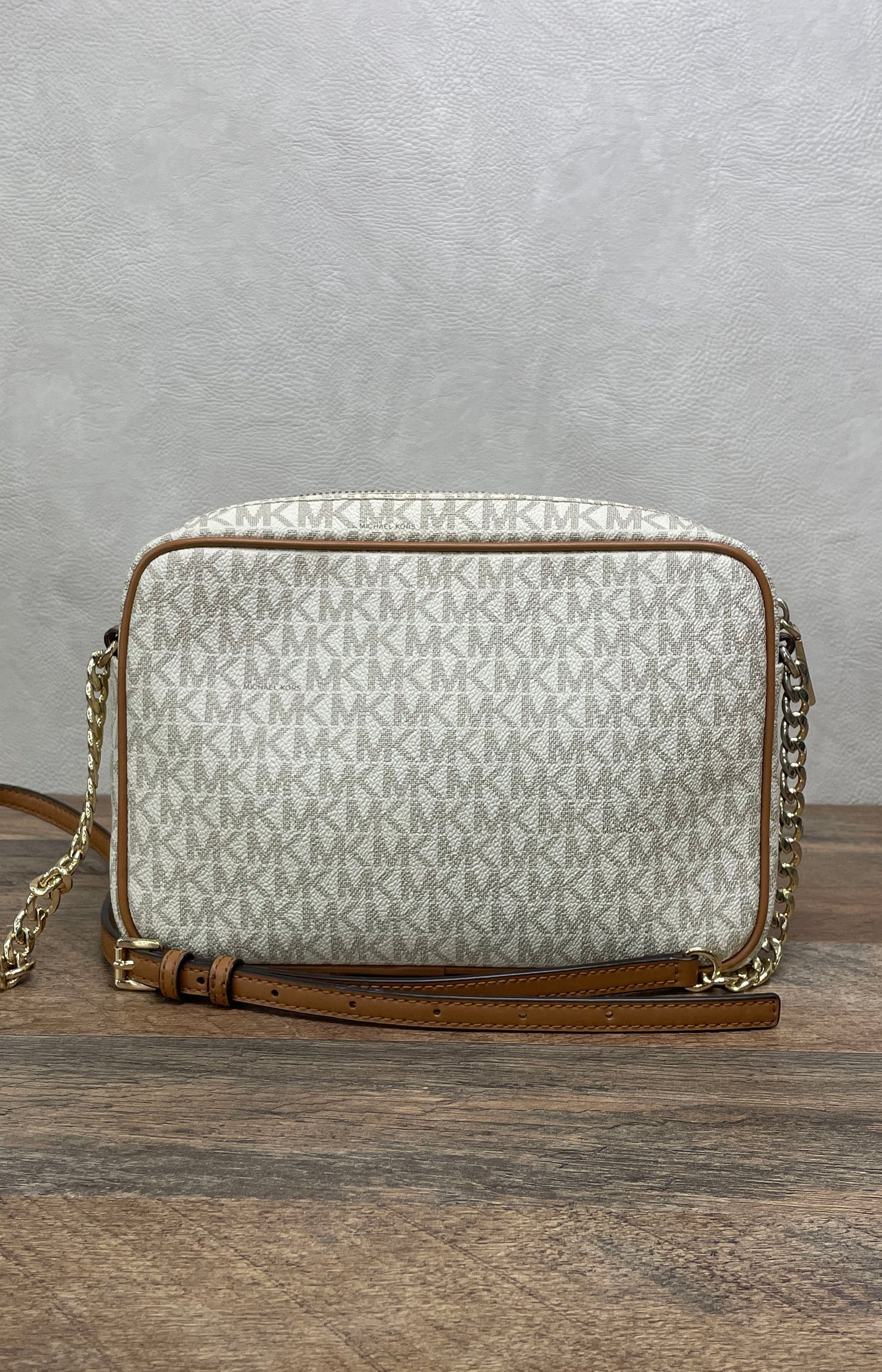 Michael Kors Vanilla Signature Jet Set Large Crossbody Bag Gold Hardware