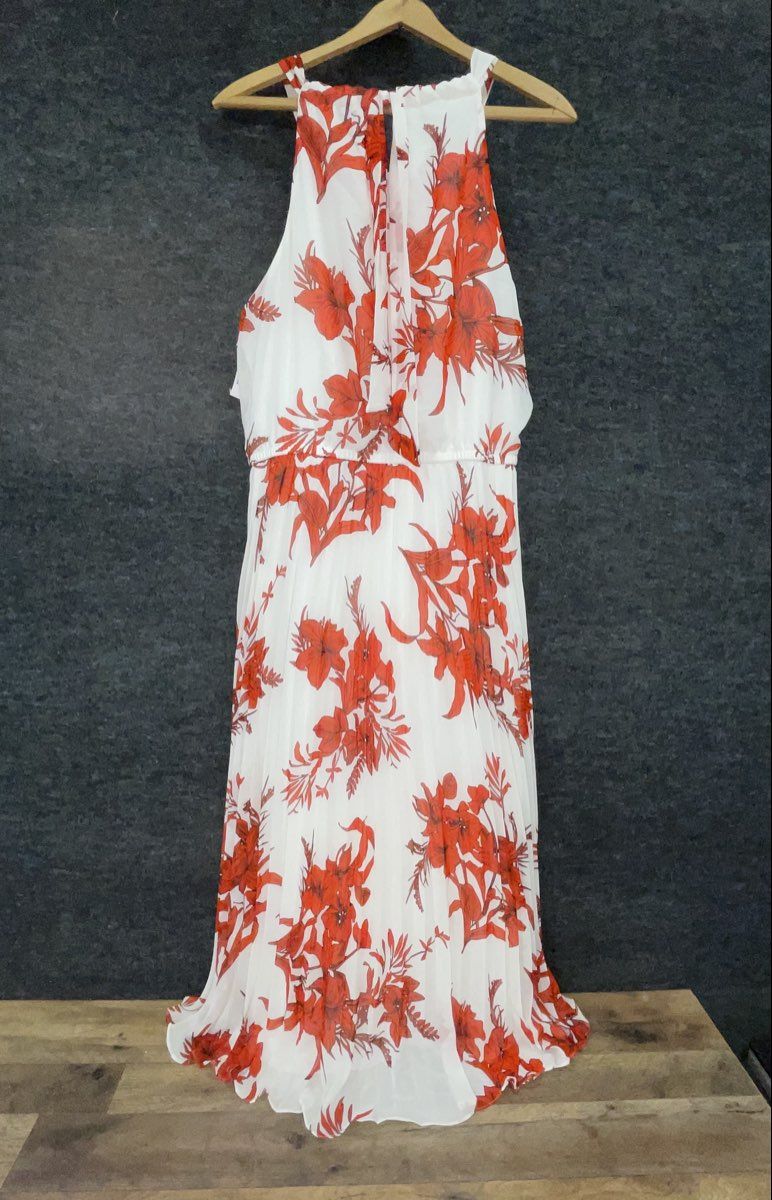 Lane Bryant Women's Red White Floral Pleated Sleeveless Halter Maxi Dress NWT 18