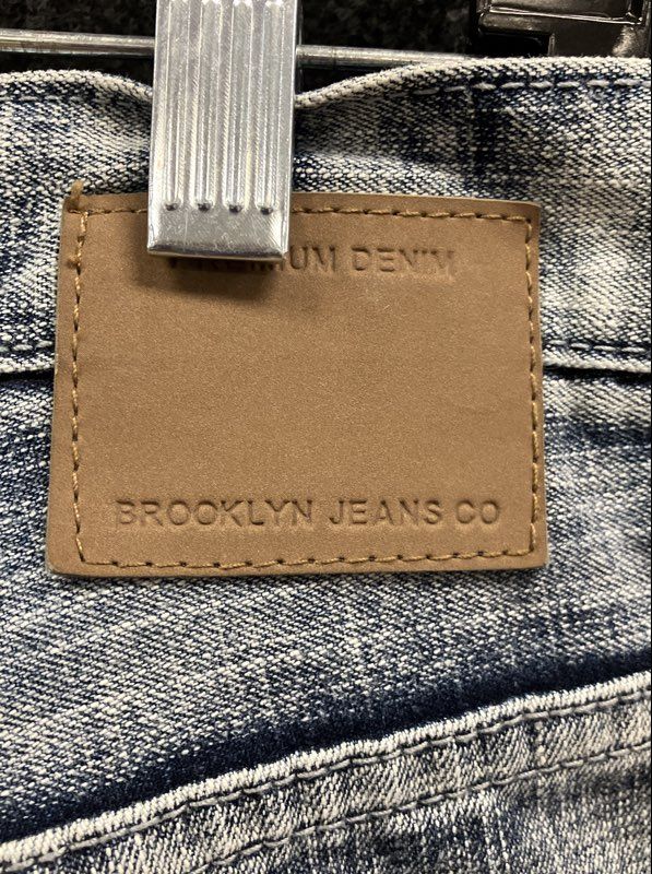 Vintage Y2K Brooklyn Express Men's Light Wash Wide Leg Baggy Jeans Size 34x34