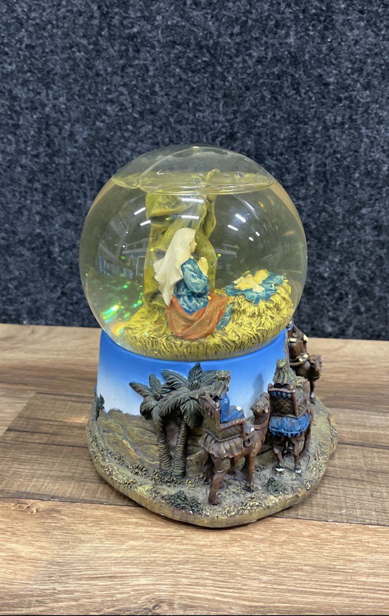 San Francisco Music Box Co Nativity Scene Musical Snowglobe O Little Town