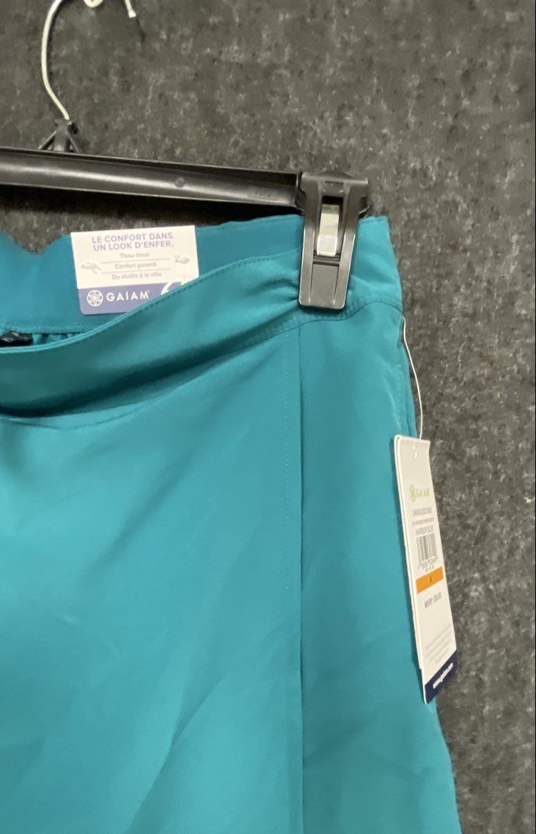 Gaiam Women's Harbor Blue Teal Activewear Skort Athletic Skirt Sz M NWT