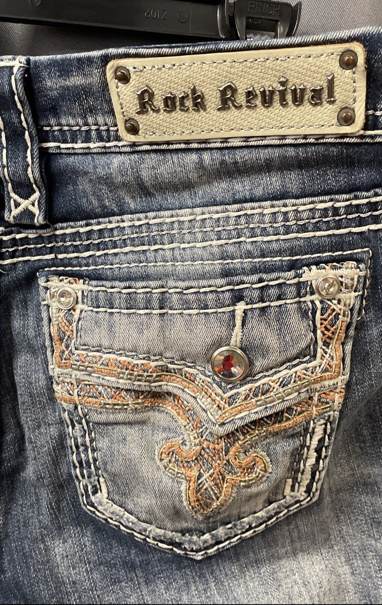 Rock Revival Women's Betty Easy Skinny Blue Jeans Whiskered Embroidered Sz 30