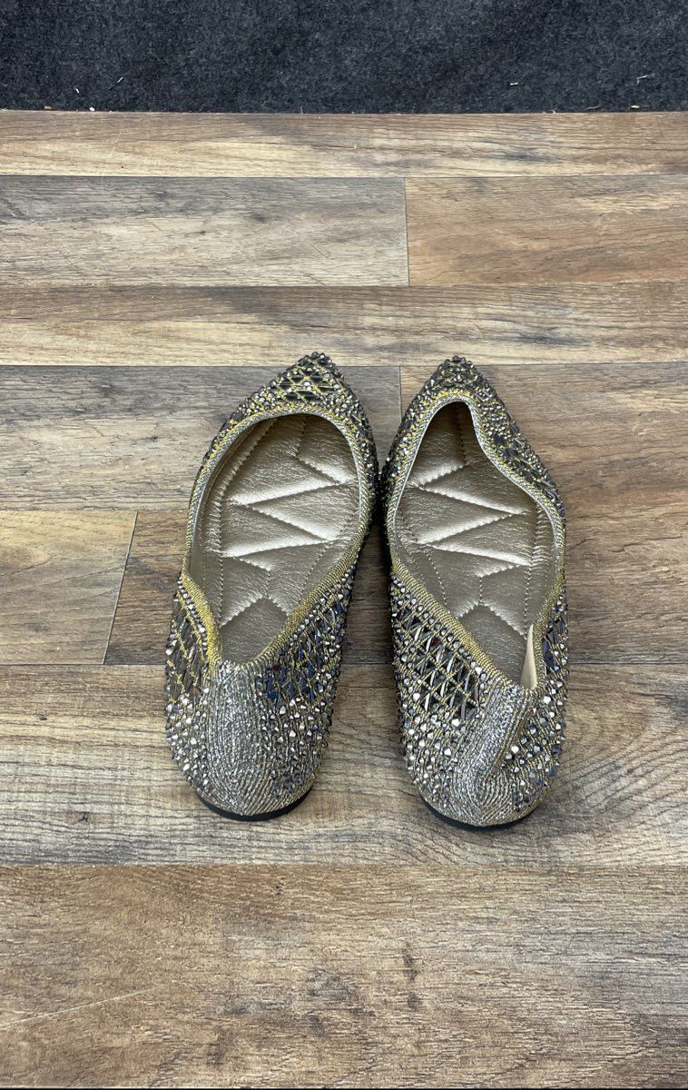Chairong Zhou Pointed Toe Studded Silver Rhinestone Ballet Flats Size 270